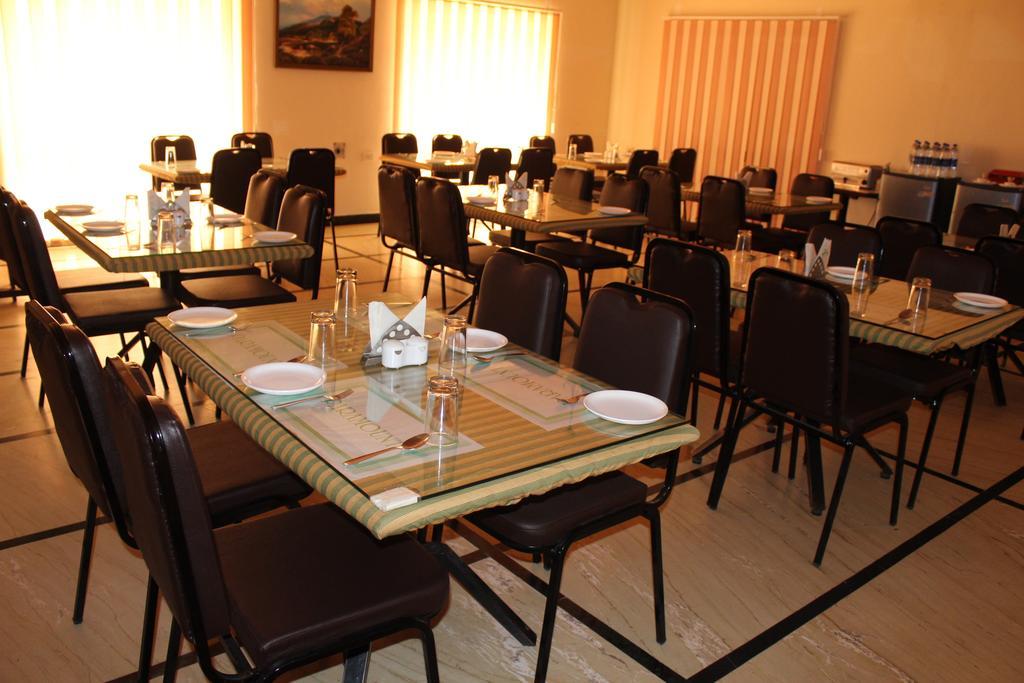 Paramount Inn Sriperumbudur Bagian luar foto